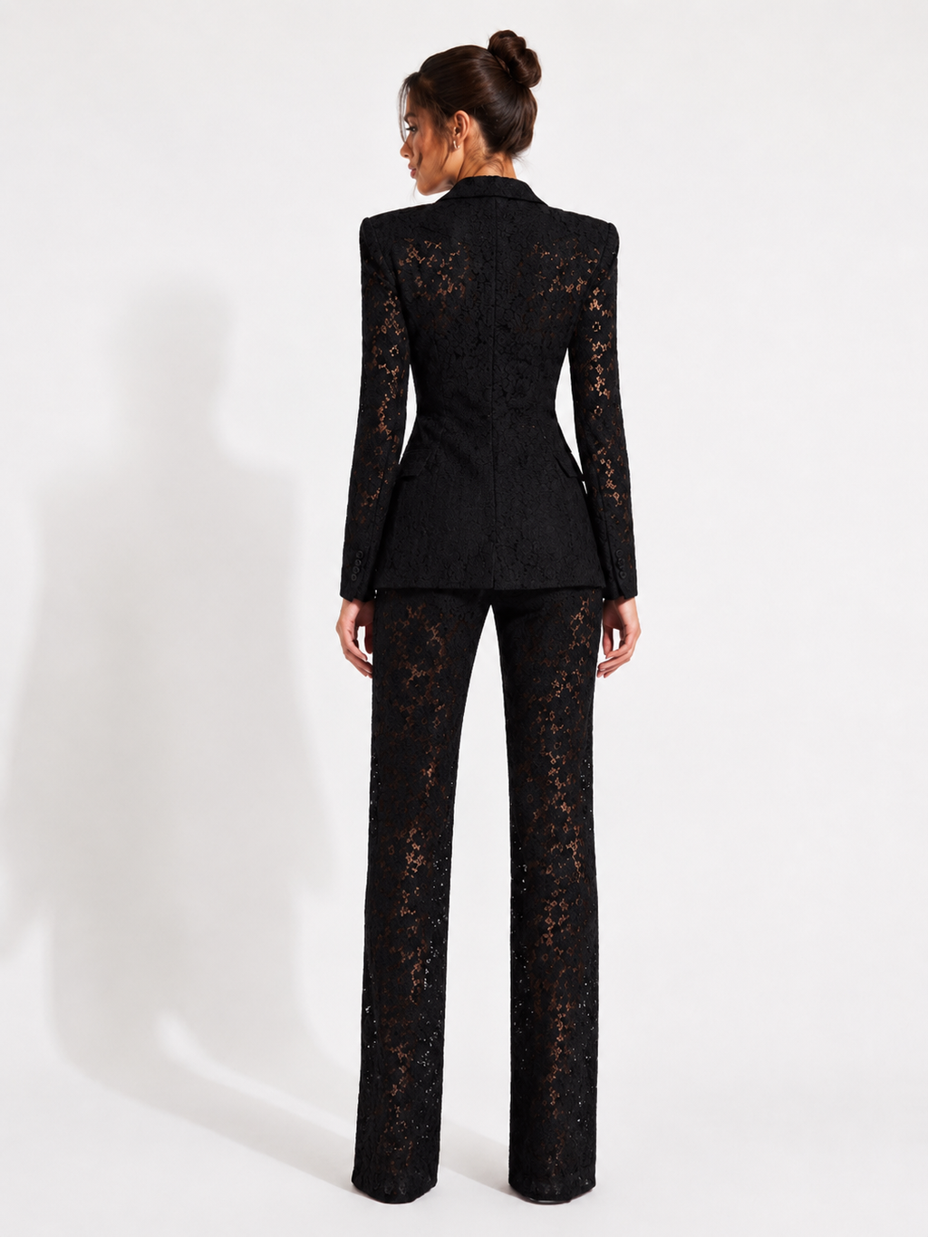 L’Ensemble Dentelle – Blazer und Hose mit weitem Bein aus Spitze
