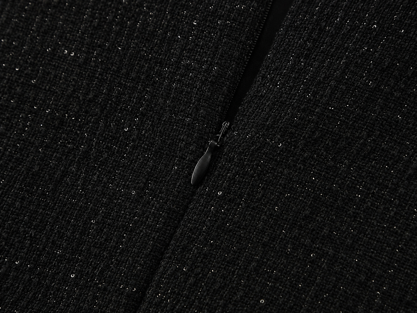 La Robe Joaillerie – Tweed-Minikleid mit Perlenverzierung in Schwarz