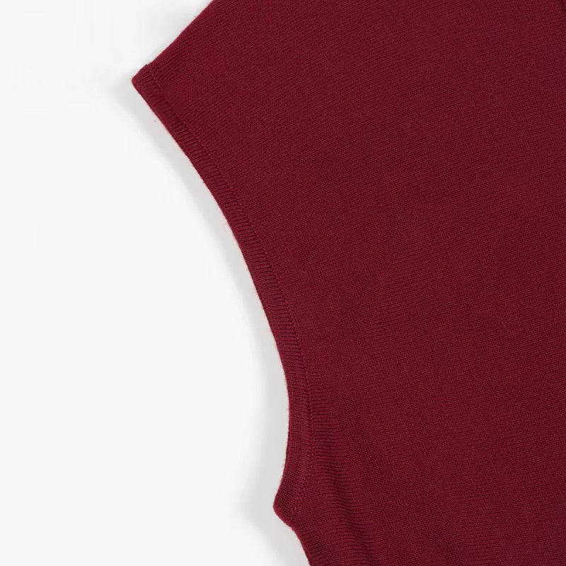 La Robe Bordeaux — Maxikleid aus Strick mit Rollkragen in Tiefem Burgunderrot