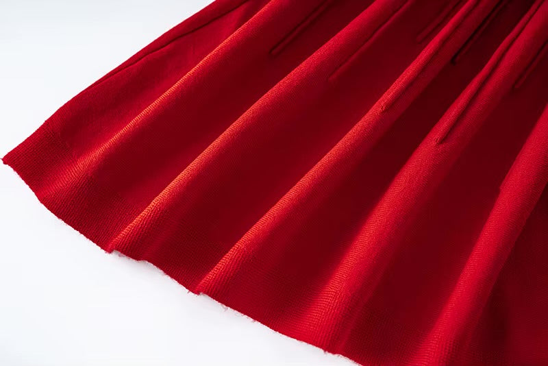 Mini-Kleid mit V-Ausschnitt und radialen Falten