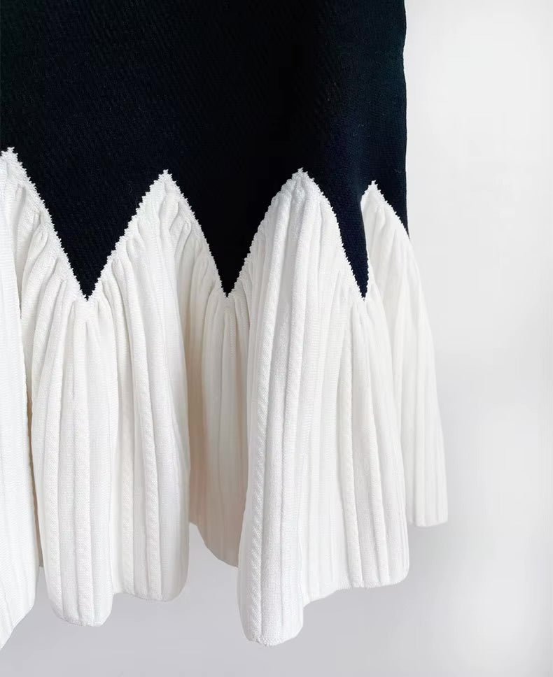 Zigzag Pleated Contrast Mini Dress